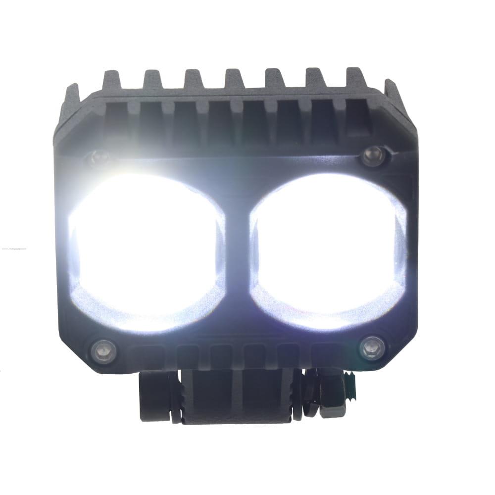 Faro Delan Auxiliar Led Alta BLANCA/BAJA Blanca con Luz Rojo en Cuarto y Estrobo 12V 21W
